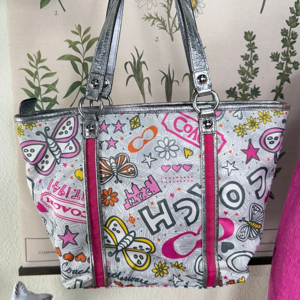 Vintage Y2k Coach Poppy Graffiti Tote Shoulder Bag Butterfly Charm Cutecore - Picture 6 of 14